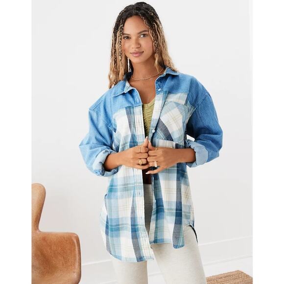 American Eagle Blue Chambray Plaid Oversized Button Down Top Shirt Size Small - Picture 1 of 12